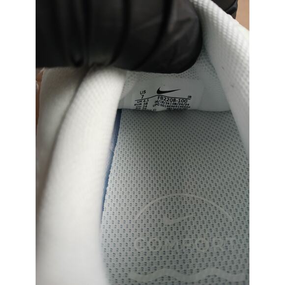 USED Nike Revolution 7 Women's Road Running Shoes ,White-Size 7 - Picture 3 of 5